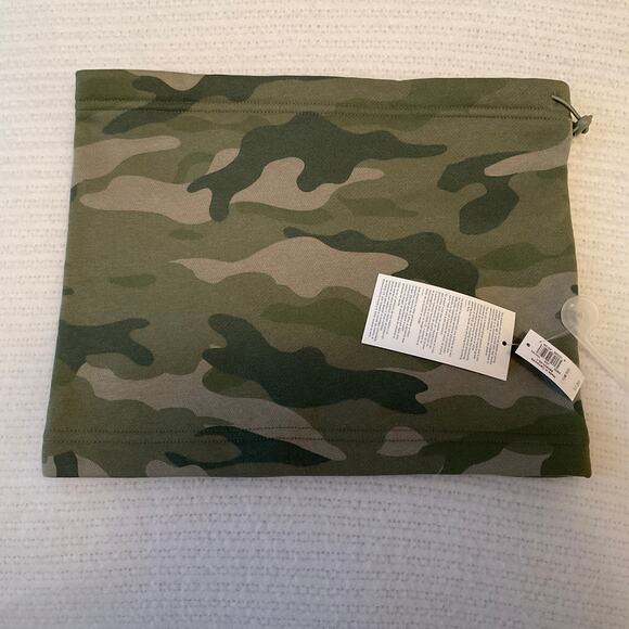 Old Navy Neck Warmer Snood Camo New NWT - Picture 1 of 3